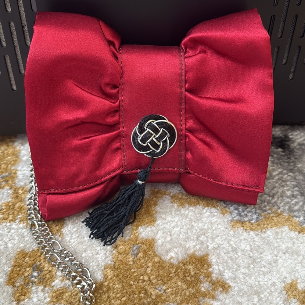 WHBM small red satin wristlet ❤️